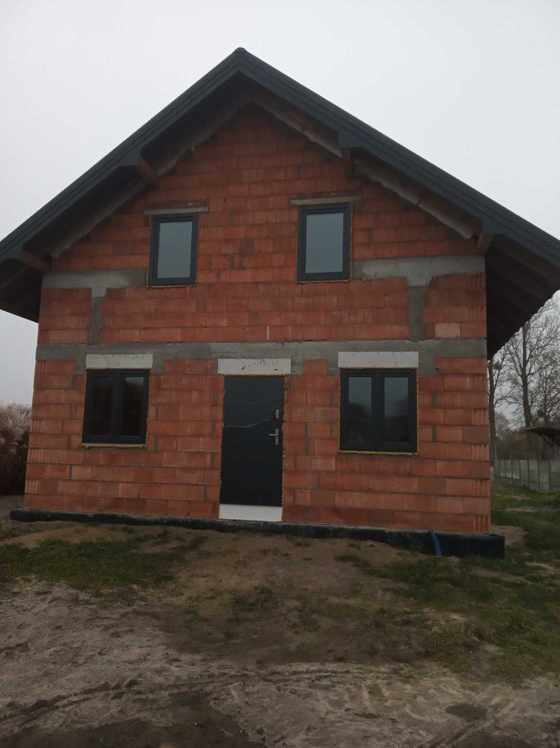 Budynek przed zmianą stolarki